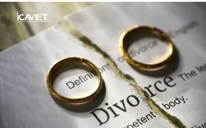 Ly hôn khi đang giữ thẻ xanh 2 năm