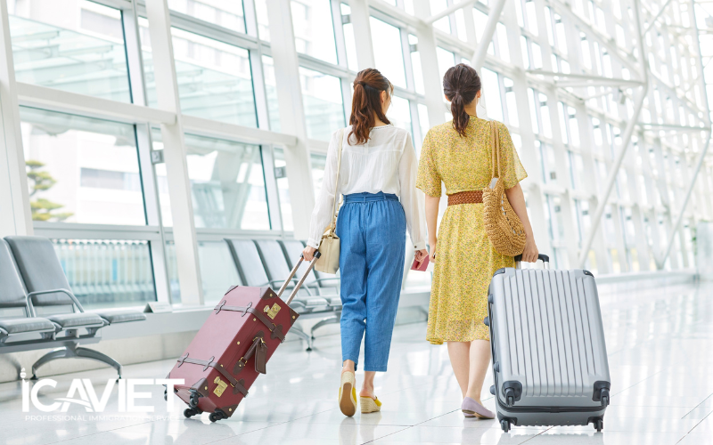 Có thẻ xanh Mỹ về Việt Nam hơn 6 tháng có bị mất quyền thường trú?