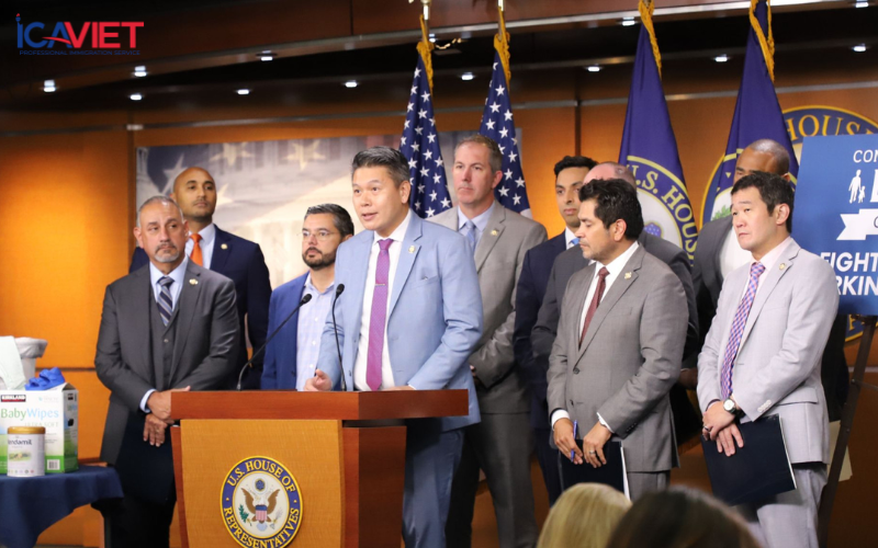 Ông Derek Tran là Dân biểu tại Distrct 45 của bang California