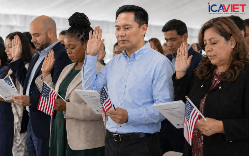 Bạn sẽ tham gia buổi lễ Tuyên thệ Nhập tịch sau khi vượt qua bài thi quốc tịch